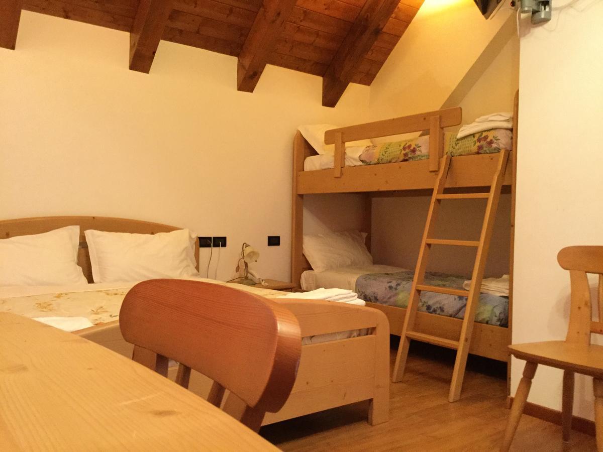 Albergo Al Cocul ซุตริโอ ภายนอก รูปภาพ